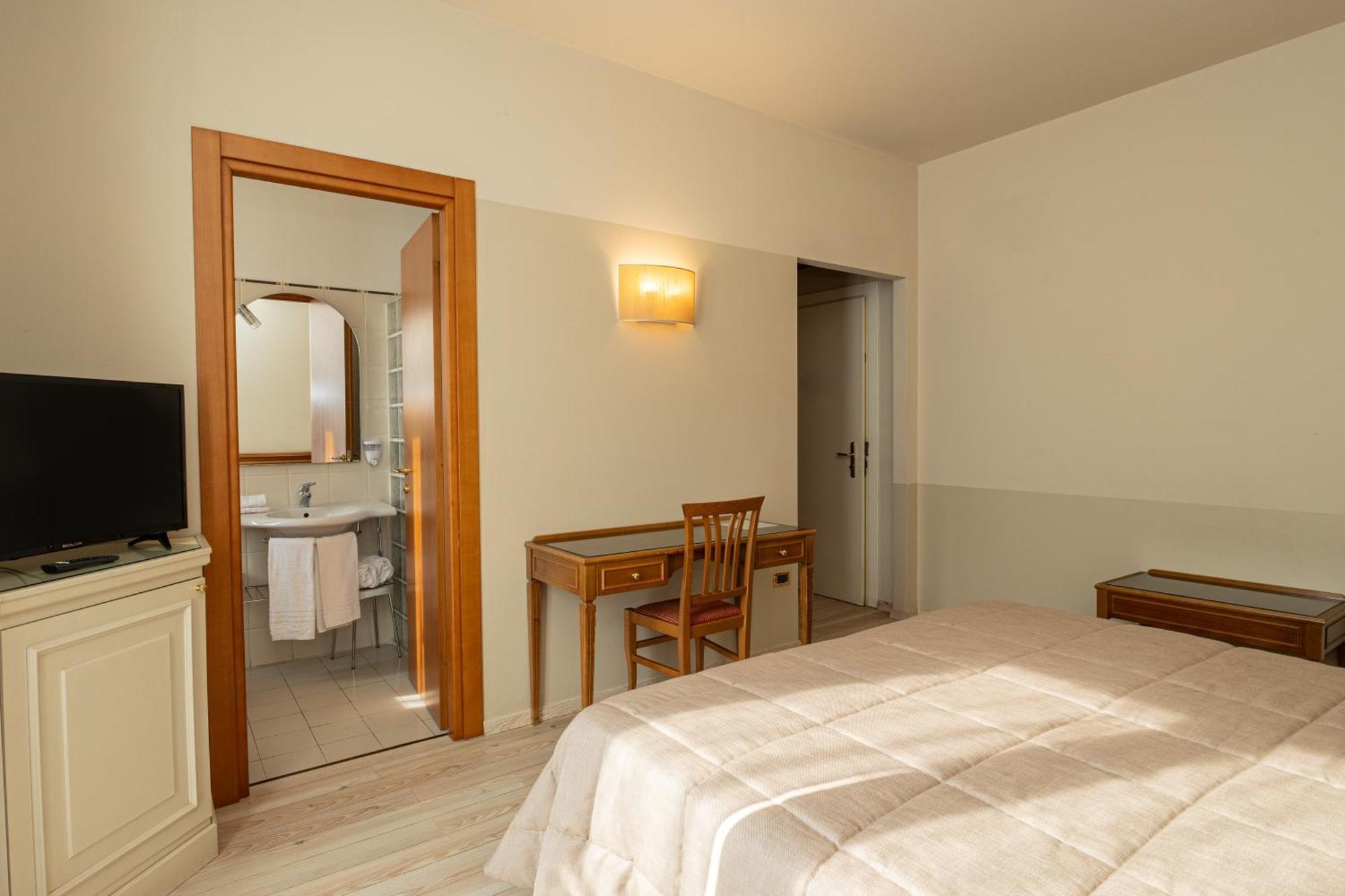 Hotel Valentino Acqui Terme Exterior photo