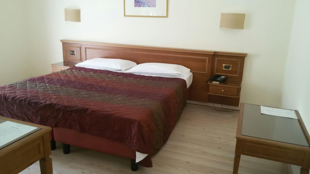 Hotel Valentino Acqui Terme Exterior photo