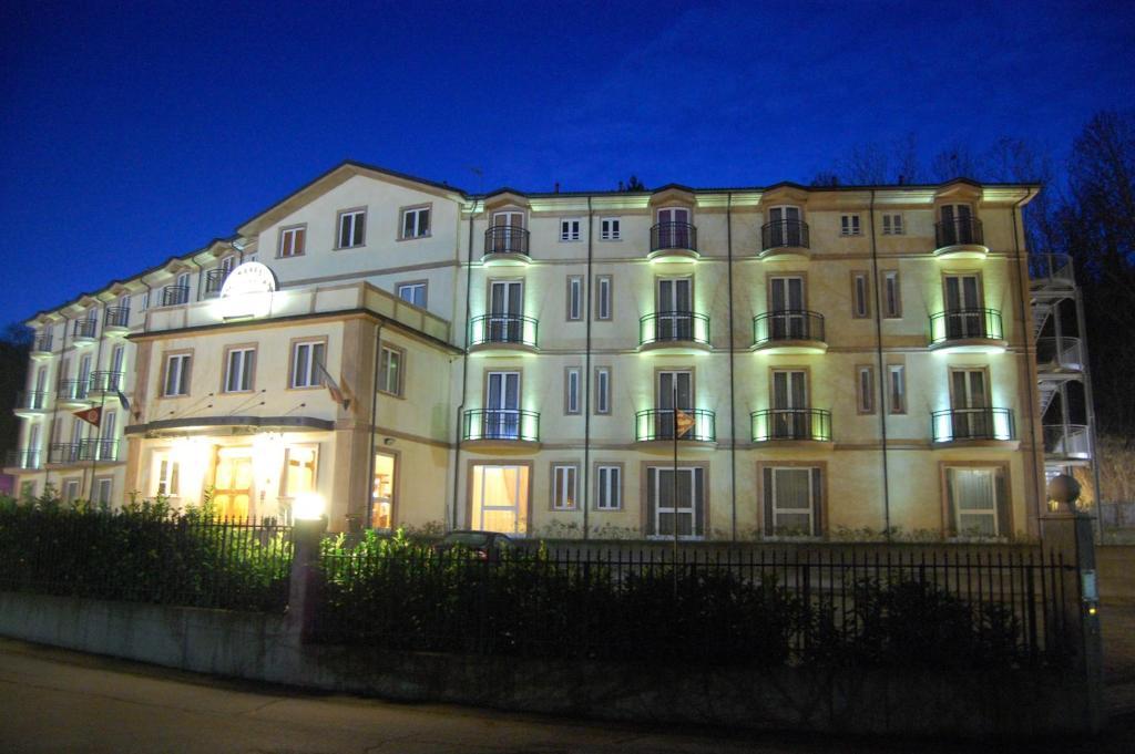 Hotel Valentino Acqui Terme Exterior photo