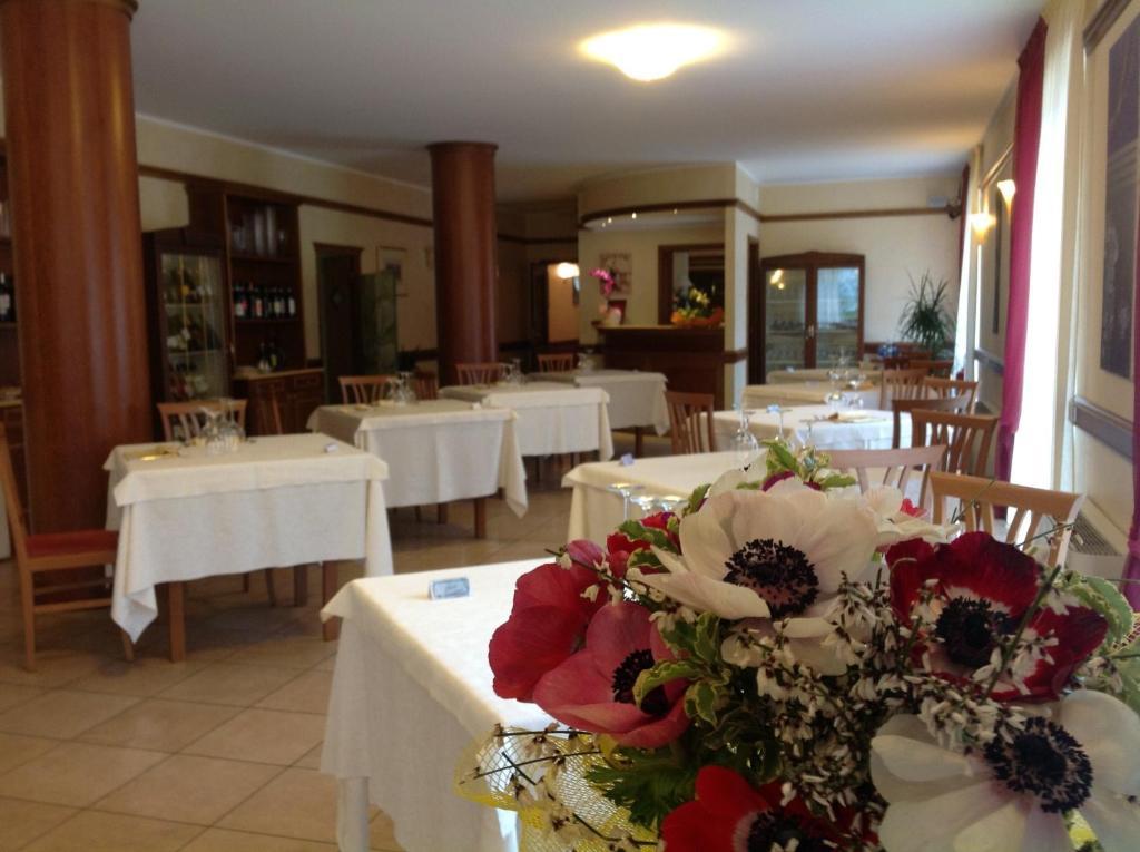 Hotel Valentino Acqui Terme Exterior photo