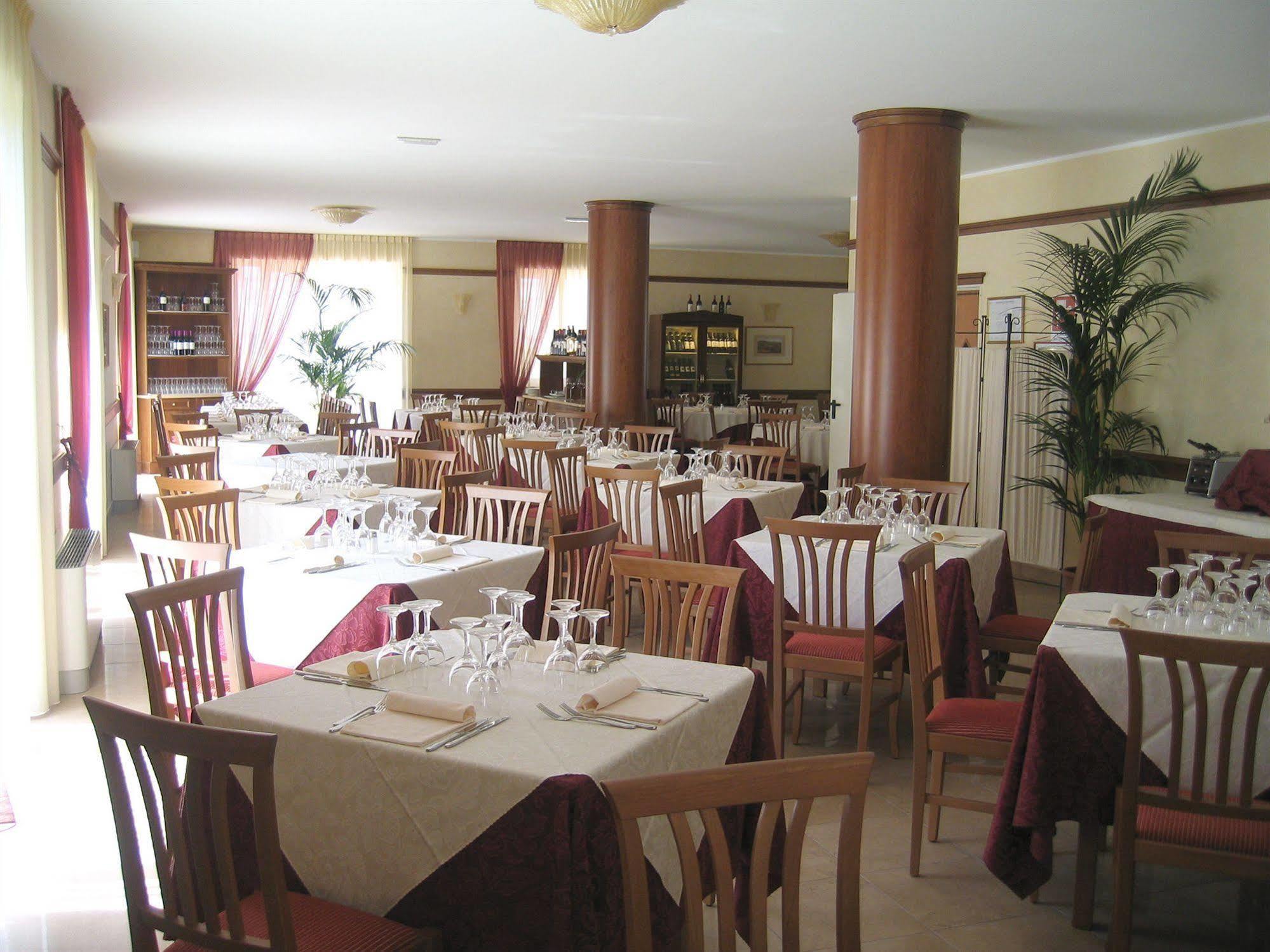 Hotel Valentino Acqui Terme Exterior photo